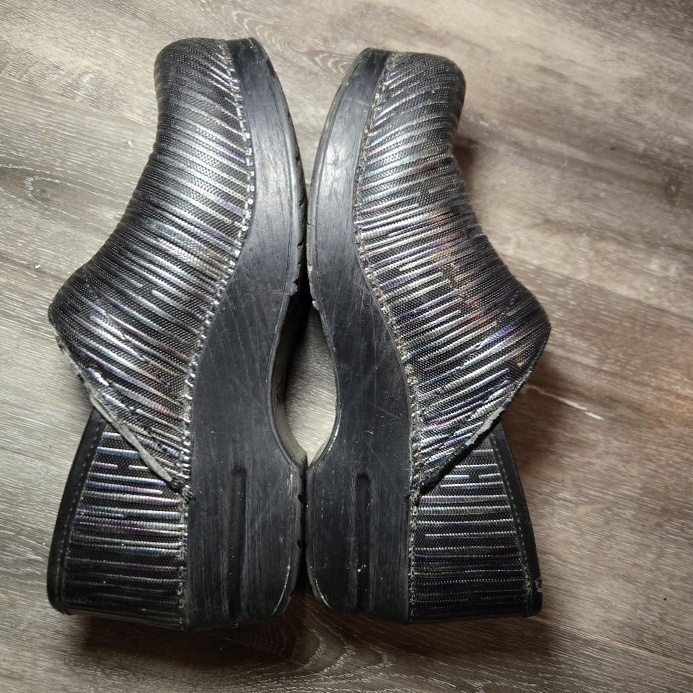 Dansko Clog Size 38 US 7.5/8 Metallic Striped Nurse Shoe - Picture 8 of 11